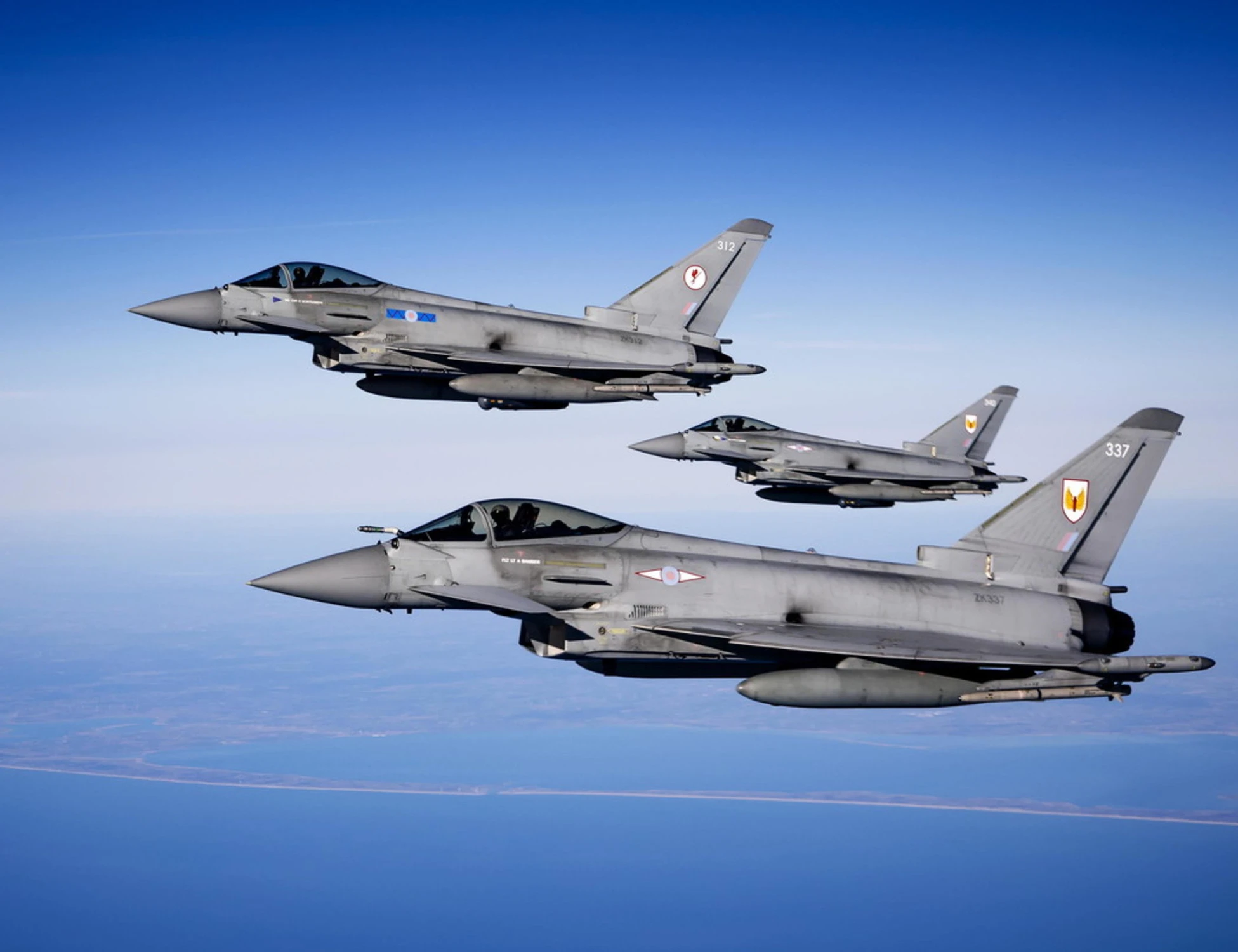 Russia, Putin fa volare i droni sul Baltico: la Germania richiama i suoi jet