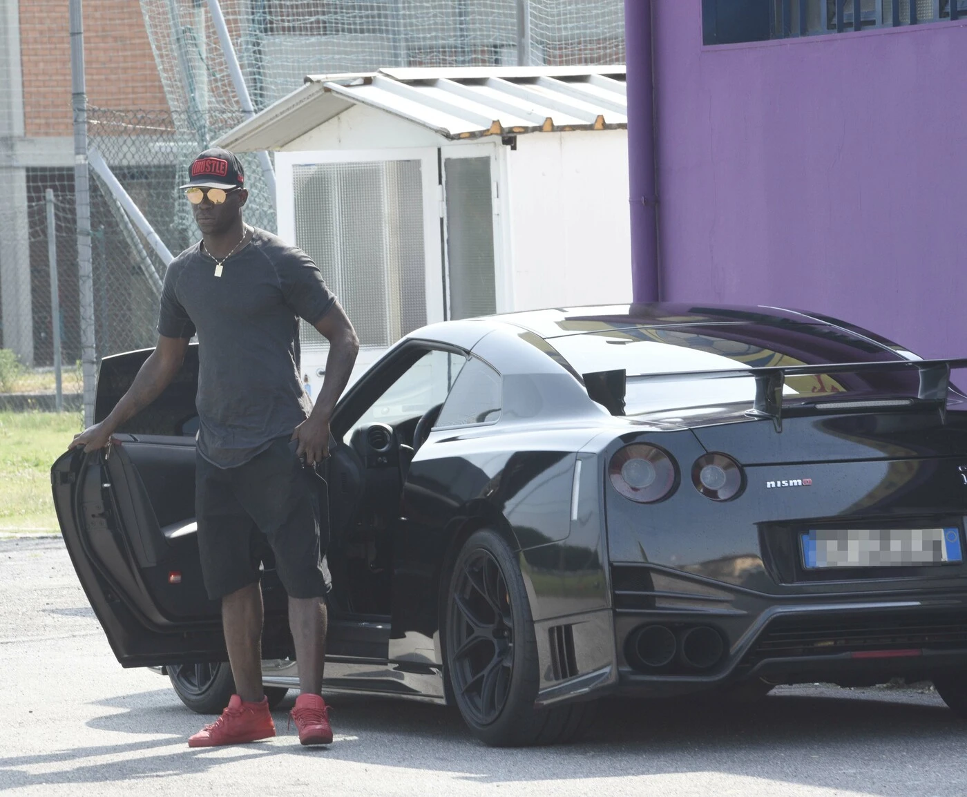 Mario Balotelli, l'indagine sul ricatto e sul presunto stupro: cos'è accaduto tra hotel, locali e spiaggia