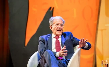AfD, Romano Prodi nel panico. "Un fatto colossale, la prima volta dal 1945"