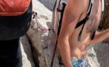 Gran Sasso, l'escursionista scalzo e in costume: la follia ad alta quota