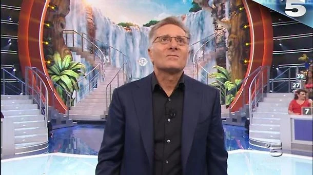 Ciao Darwin, Paolo Bonolis cerca concorrenti per l'ultima edizione del programma: come devono essere