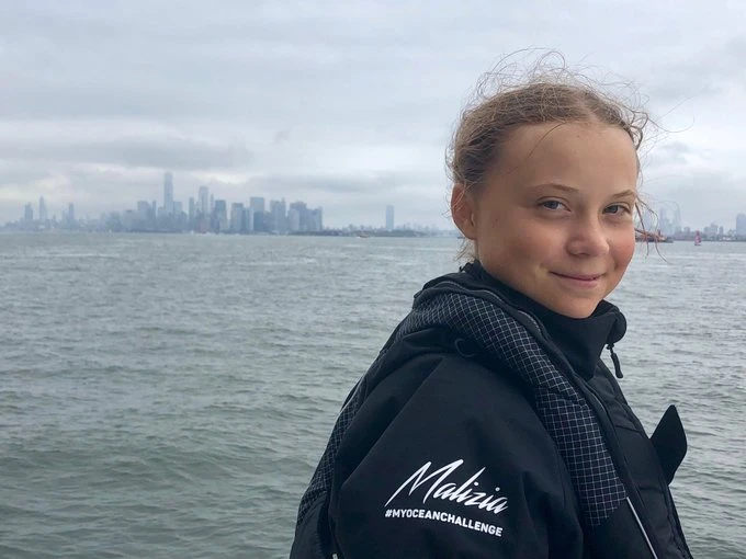 Greta Thunberg, fine oscena. &quot;Attenta all&apos;effetto Papeete, Ora...&quot;. Clamoroso in Italia: chi la scarica