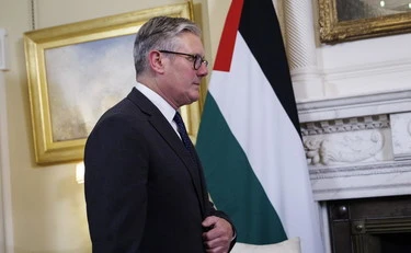 https://media.liberoquotidiano.it/xFSvO7zkArxwi-2-Tm_ufqZOiu7M2V6sjQ6Nzltx0z0/width:800/quality:90/aW1hZ2VzLzIwMjUvMDkvMTYvMTI0MzIwMzYyLTcxNTVkNzIzLTAzZjgtNGUzOS1iZWIzLTg0Y2M1YmYzZDkwMy5qcGc.webp