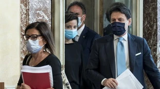 Autostrade, la lettera della De Micheli inchioda Giuseppe Conte: invocava una "decisione rapida" già 4 mesi fa