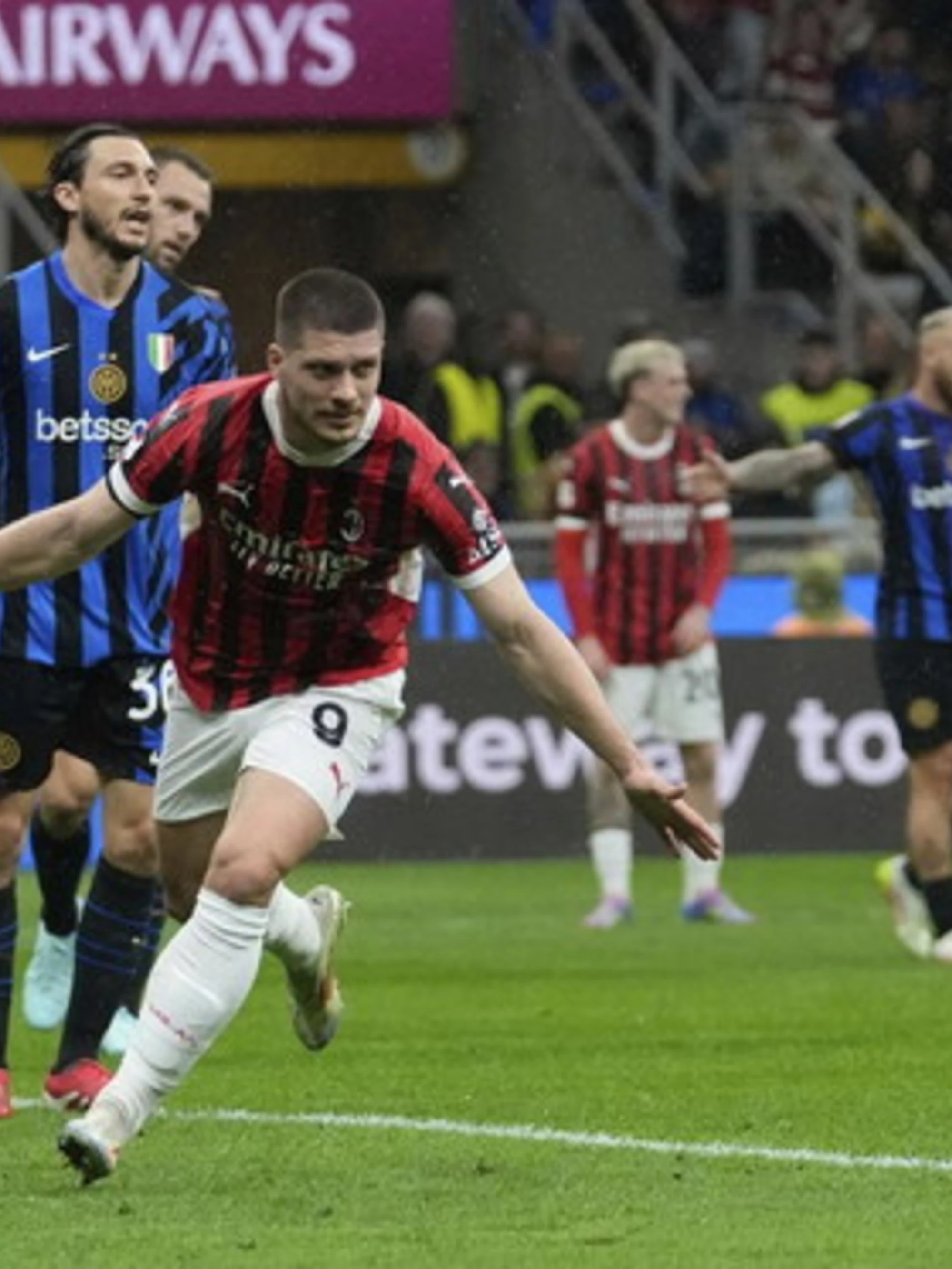 Coppa Italia: Milan vince il derby e vola in finale, Inter sfuma sogno triplete