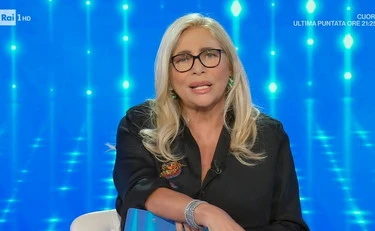 Domenica In, l'annuncio di Maria Venier: "Lo dico ora sennò mi commuovo"