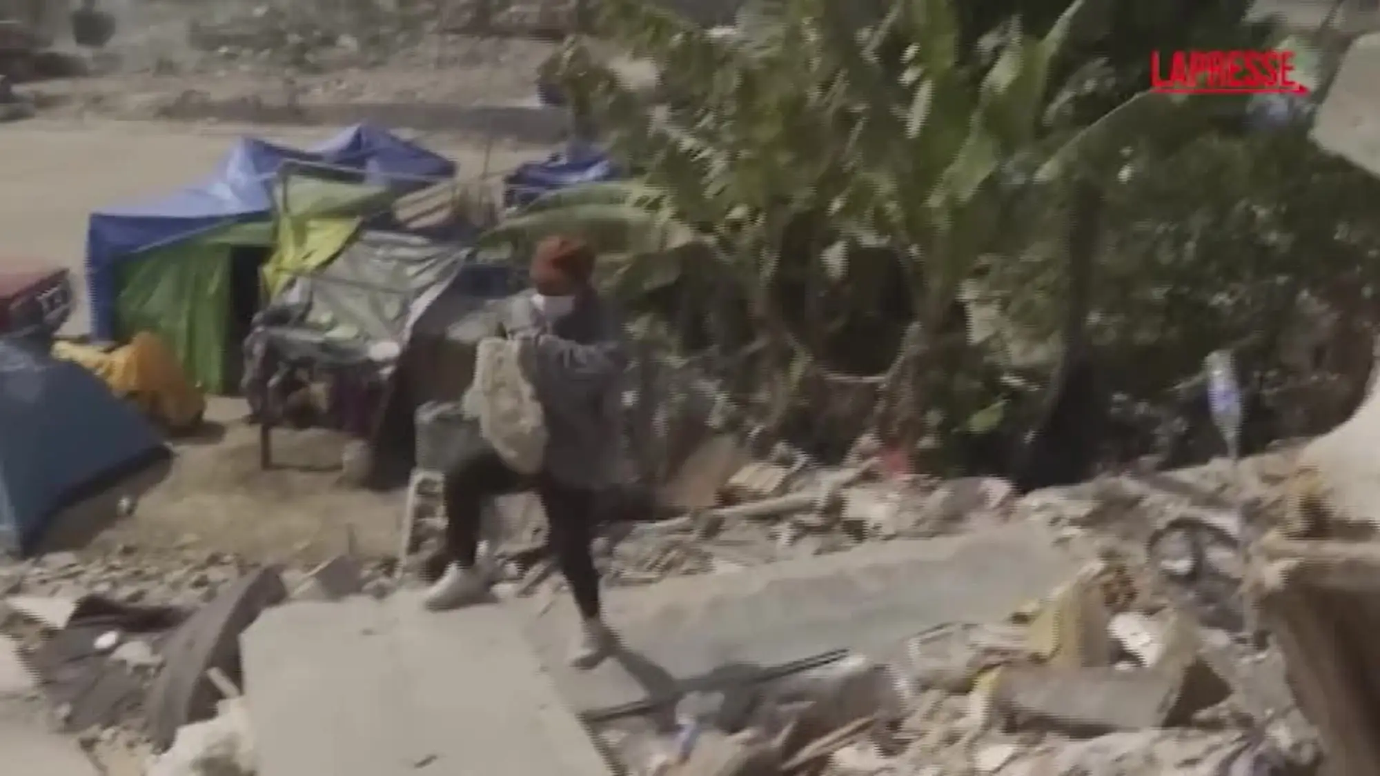 Venezuela, un mese dopo il terremoto si continuano a cercare i dispersi