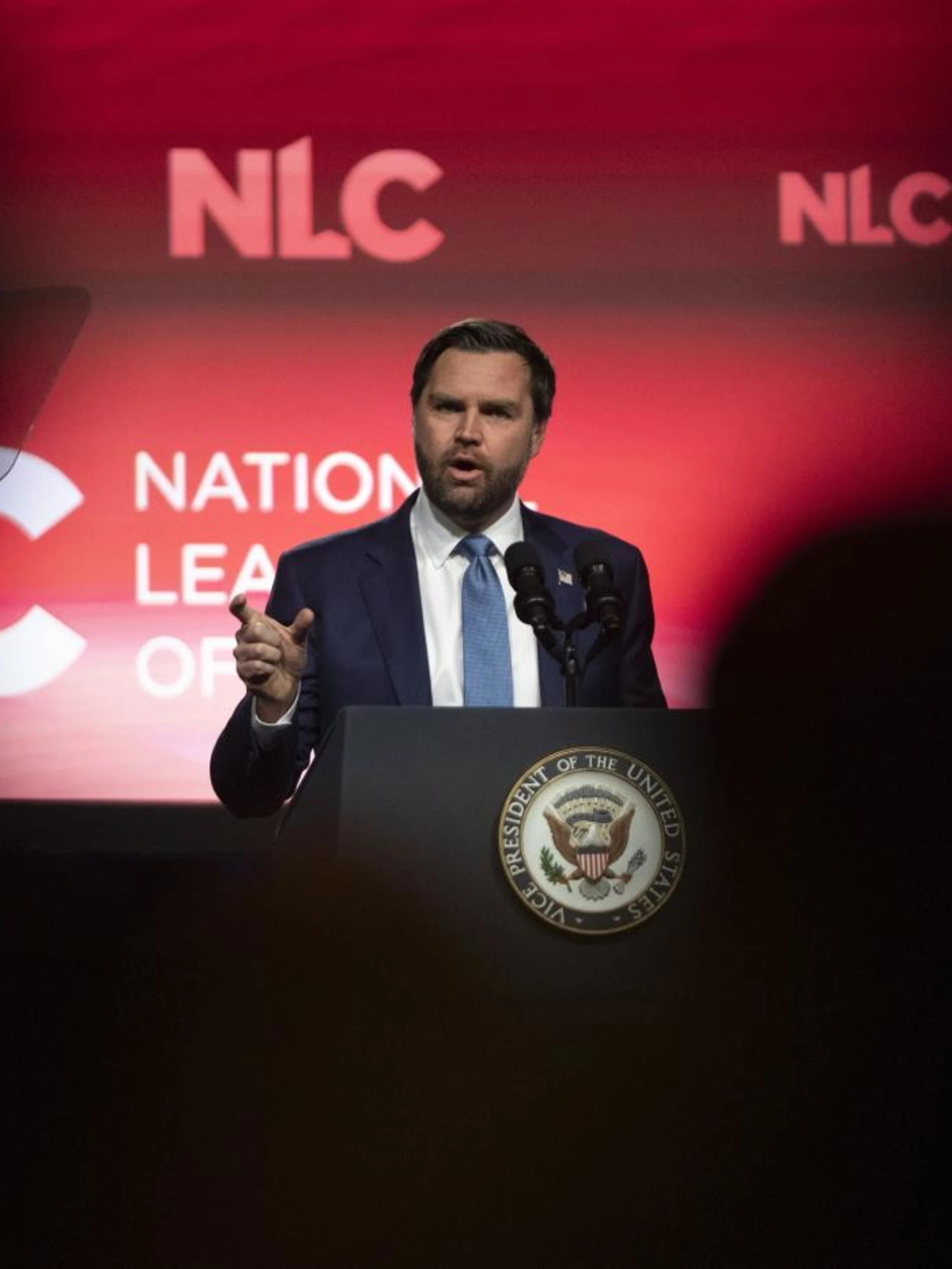 J.D. Vance attacca l'Europa: "Sovranità, il vostro è un suicidio della civilizzazione"