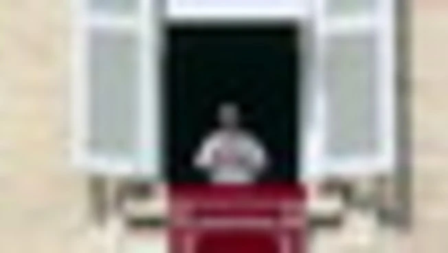 Iran, Papa: tacciano le armi, preoccupa l'escalation del conflitto