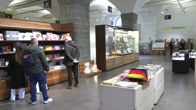 Agli Uffizi un ufficio postale dove s'incontrano arte, storia e innovazione