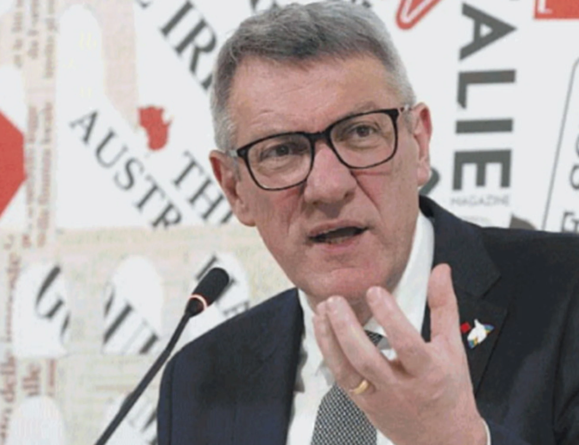 Maurizio Landini e compagni fermano l’Italia e godono