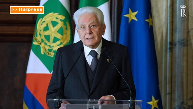 Mattarella "Inaccettabile che difficoltà economiche siano ostacoli alle cure"