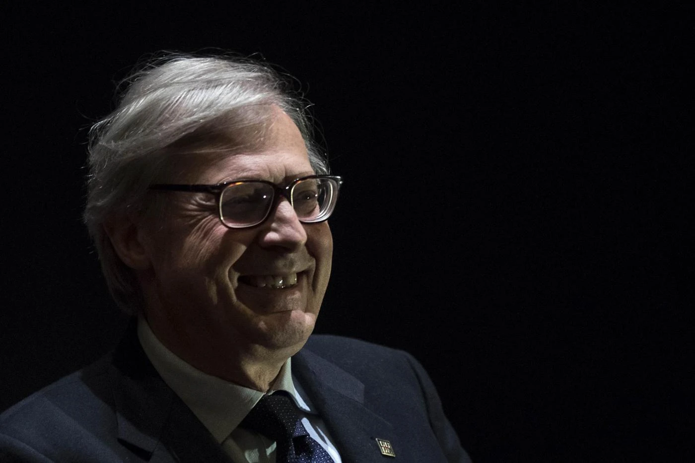 Vittorio Sgarbi erede di Silvio Berlusconi: "Voglio essere il sultano. Il declino di FI? Colpa delle donne"