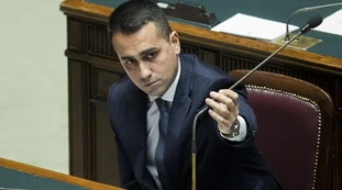 Luigi Di Maio "guarda ancora a Salvini". Regionali, salta il piano di Fico: terremoto a 5 Stelle