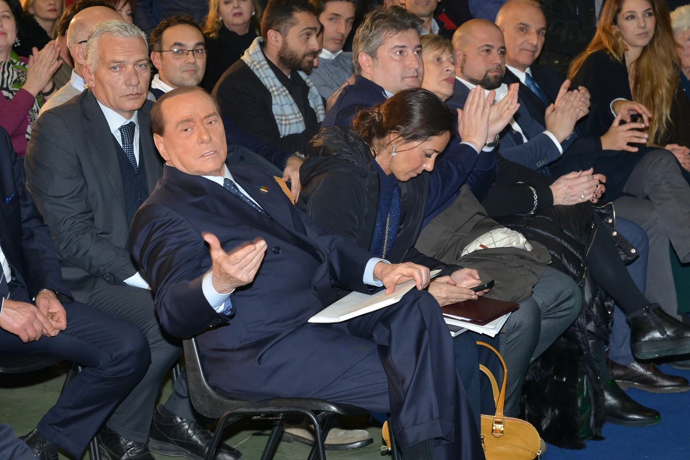 Silvio Berlusconi, "centrodestra unito futuro dell'Italia". Salvini lo frena: "Ok in Comuni e Regioni ma..."