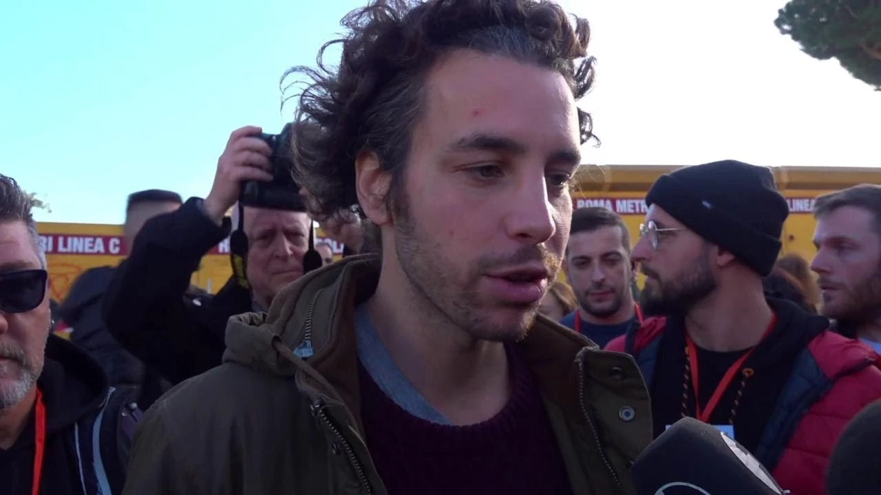 Sardine, ti pareva: Santori ha cambiato idea: "Non escludiamo un impegno in politica"