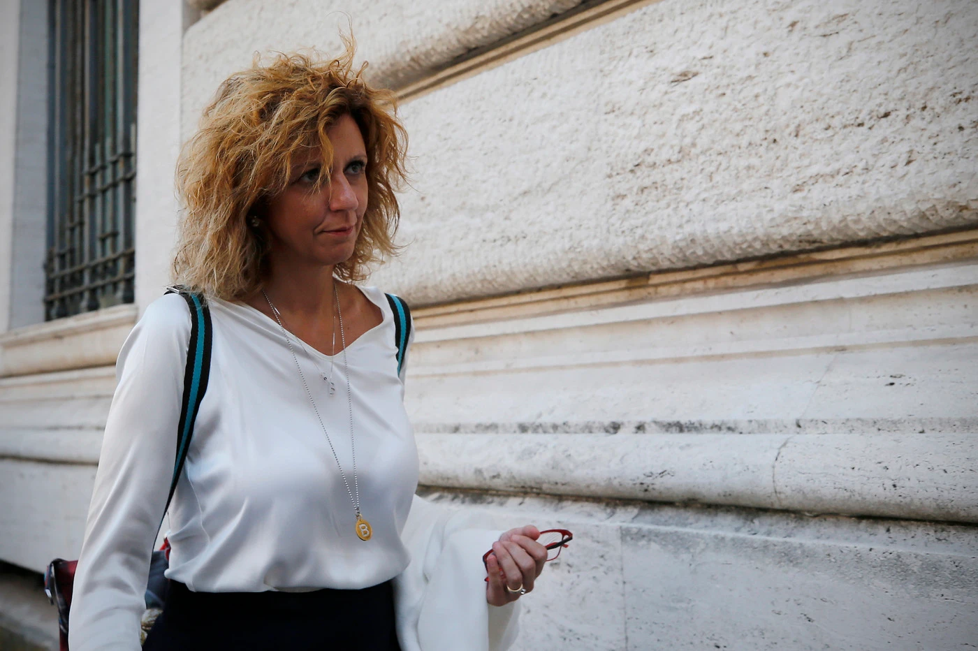 Barbara Lezzi contro Mara Venier: "Inaccettabile l'intervista di Stefania Craxi a Domenica In"
