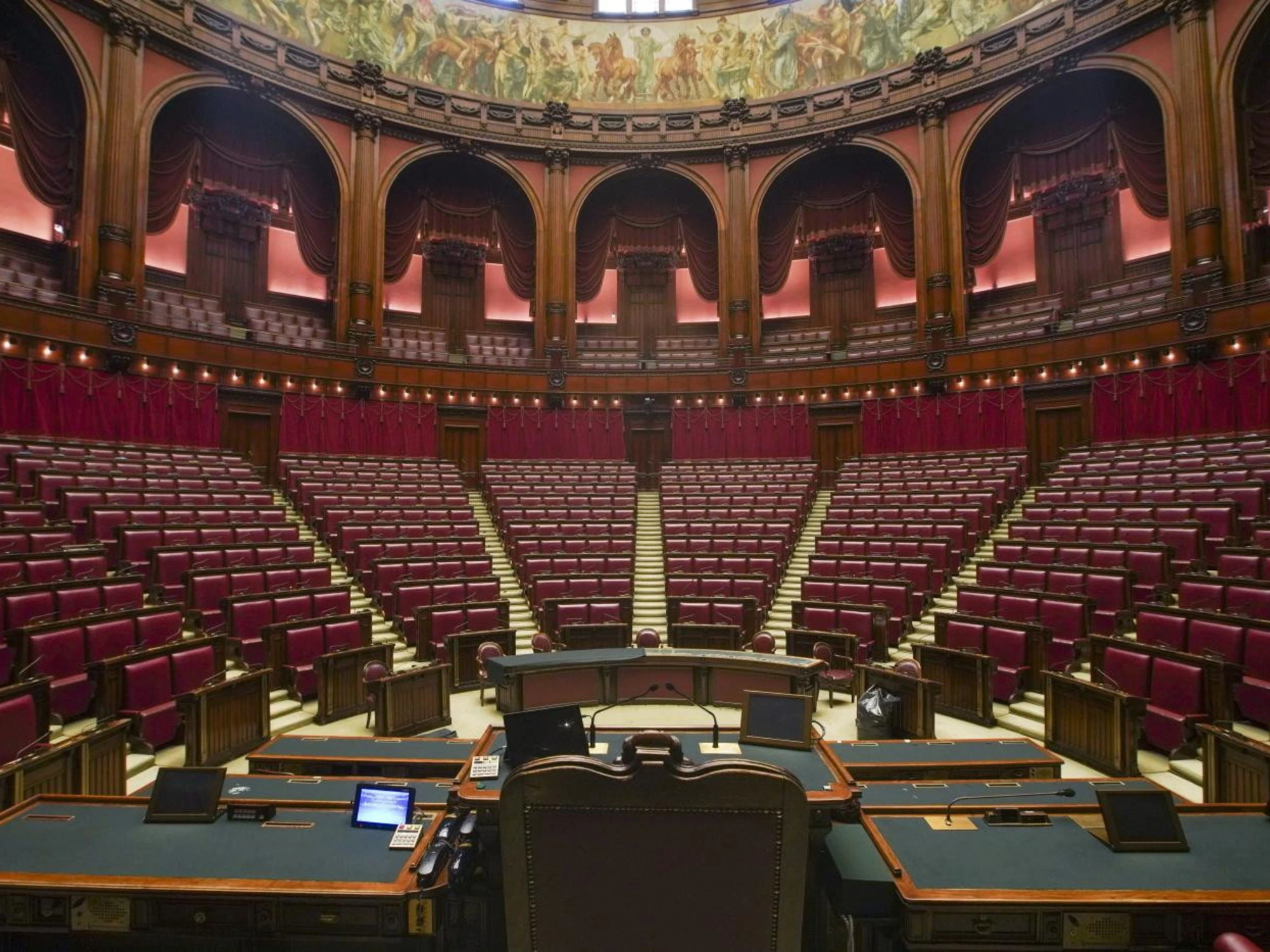 Le priorità del governo siano fisco e burocrazia, non la legge elettorale