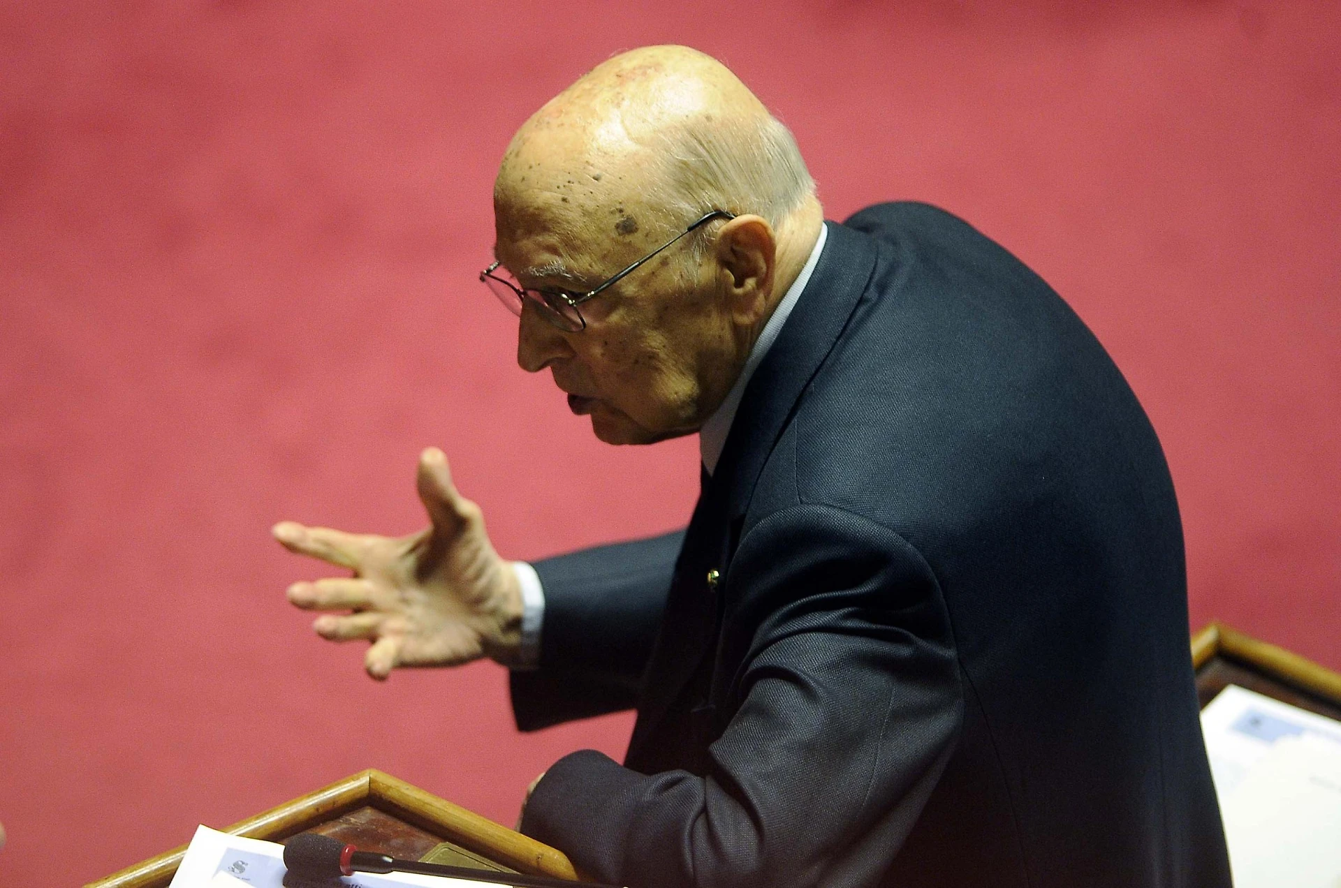 Giorgio Napolitano, l'intercettazione del direttore di Equitalia sulle multe alla scorta: "Ci fanno a pezzi"