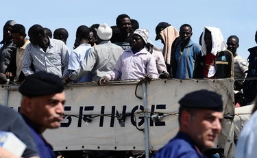 Migranti, "porti chiusi": la svolta di danesi e inglesi, la sinistra italiana è rimasta sola