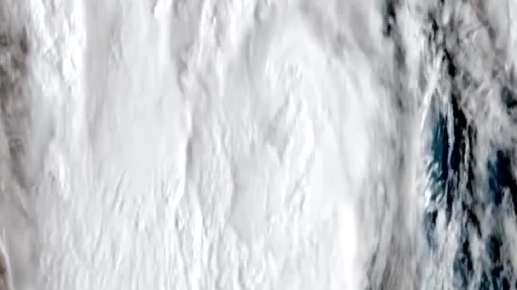 Usa, la tempesta tropicale Nolo si trasforma in uragano: le immagini satellitari
