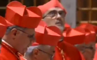 Cardinale Pizzaballa, clamoroso: come lo sorprendono nella Cappella Sistina