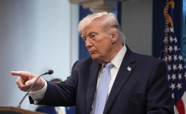 Iran, guerra nel golfo: la giornata. La Casa Bianca: "Non useremo armi nucleari, Trump l'unico a sapere cosa farà"