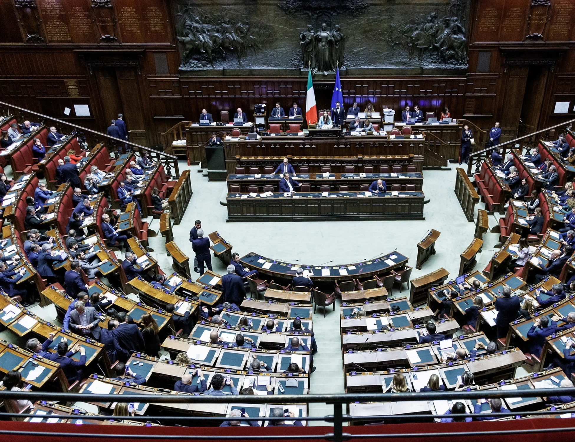 Pd in versione Unione Sovietica: "Nessun dialogo, nessun confronto"