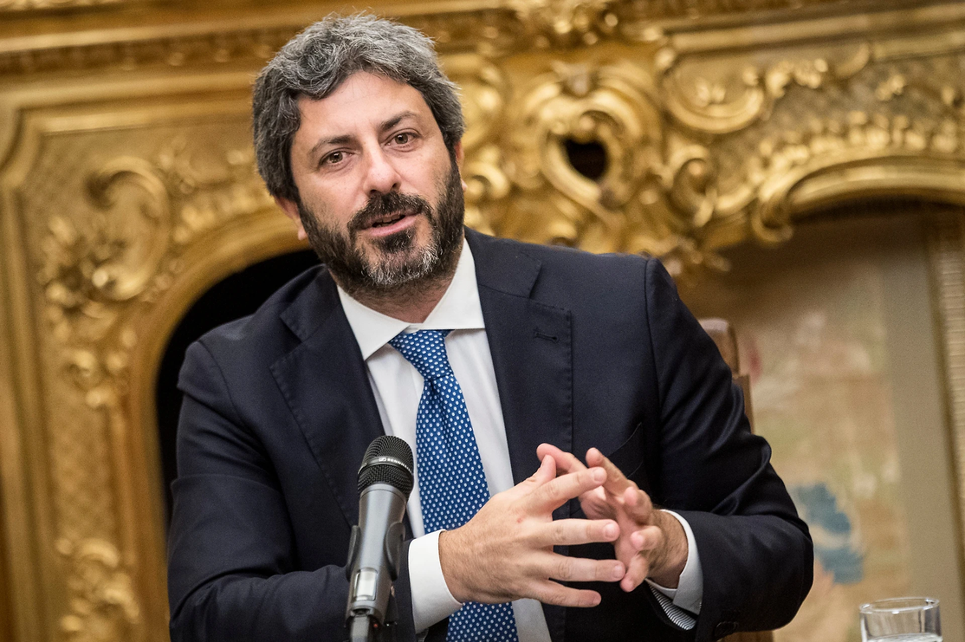 Roberto Fico peggio di Gianfranco Fini, il ricatto al governo: "Non si può far passare la pace fiscale"