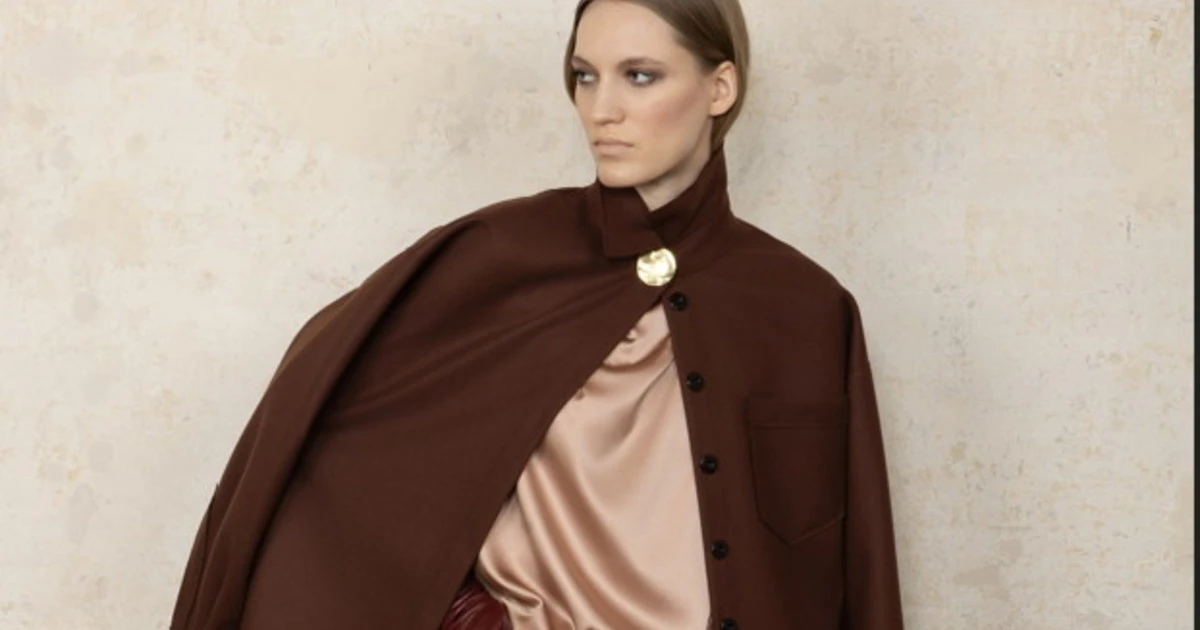 Afraa debutta alla Milano Fashion Week e ridefinisce l'eleganza globale tra Medio Oriente e Occidente