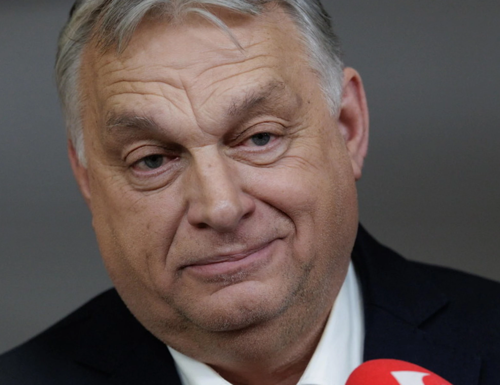 Viktor Orban, schiaffo alla Ue: "Io sono qui. Chi è isolato?"