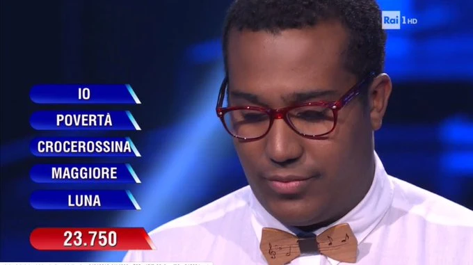 L'Eredità, il campione Michael e l'imbarazzante battuta: "Per la prima volta, Carlo Conti..."