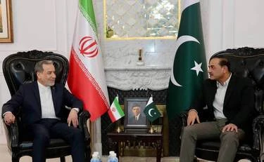 Iran, la giornata. “Araghchi lascia il Pakistan senza incontrare la delegazione Usa”. Colloqui in salita