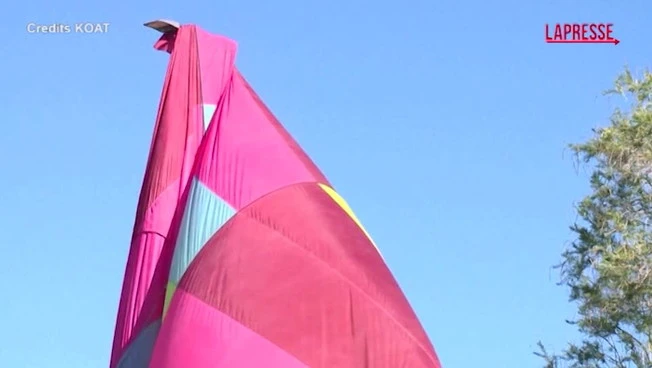 La mongolfiera si impiglia nei cavi ad alta tensione: l'incubo davanti a tutti