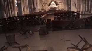 Nizza, il video dell'irruzione della polizia e la cattedrale devastata dopo la strage: immagini forti