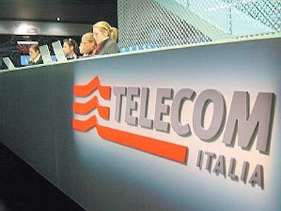 Telecom, Bernabè: non sapevo di riassetto Sindacati: Letta ci convochi urgentemente