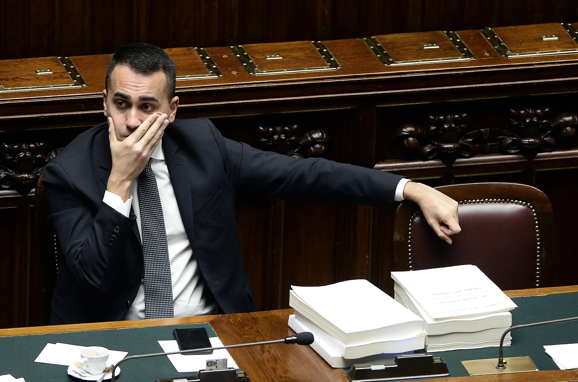 Reddito di cittadinanza, il disastro di Di Maio fregato dagli accattoni: a chi non andrà neanche un euro
