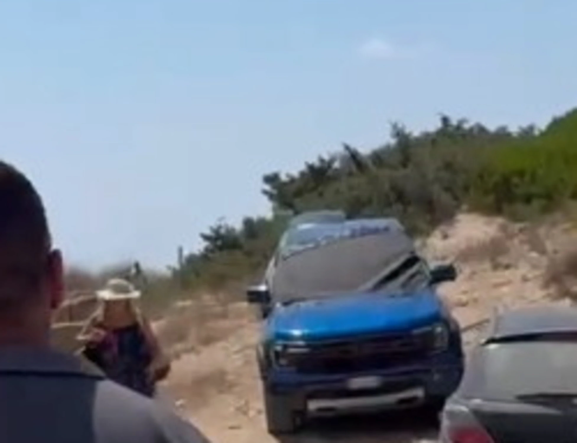 Porto Cesareo, pick-up parcheggiato sulle dune: scattano multa da 5mila euro e denuncia