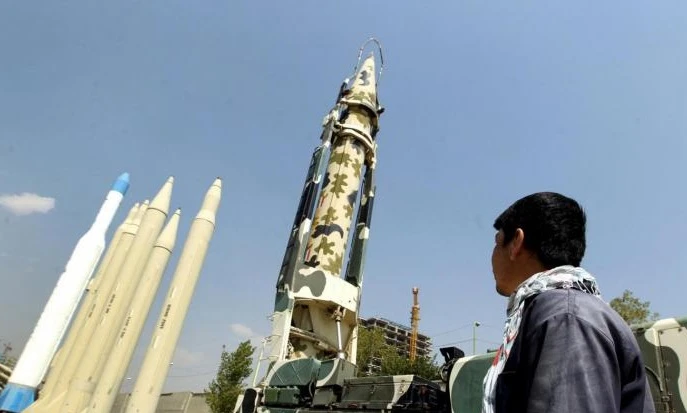 Le prove tecniche di guerra nucleare: lanciati i missili, il terrore è mondiale