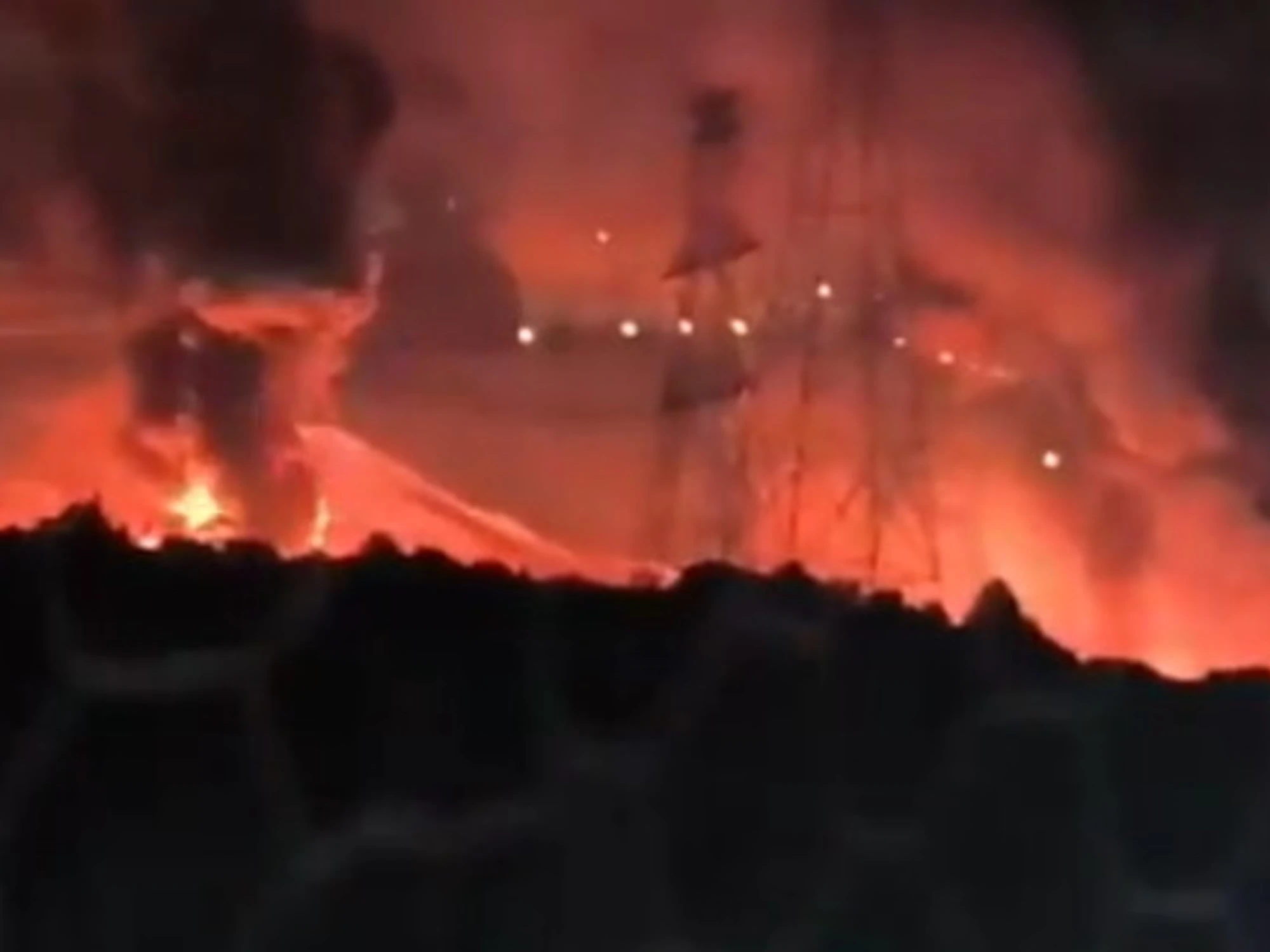 Iran, l'inferno in terra: i video dell'attacco Usa al sito nucleare