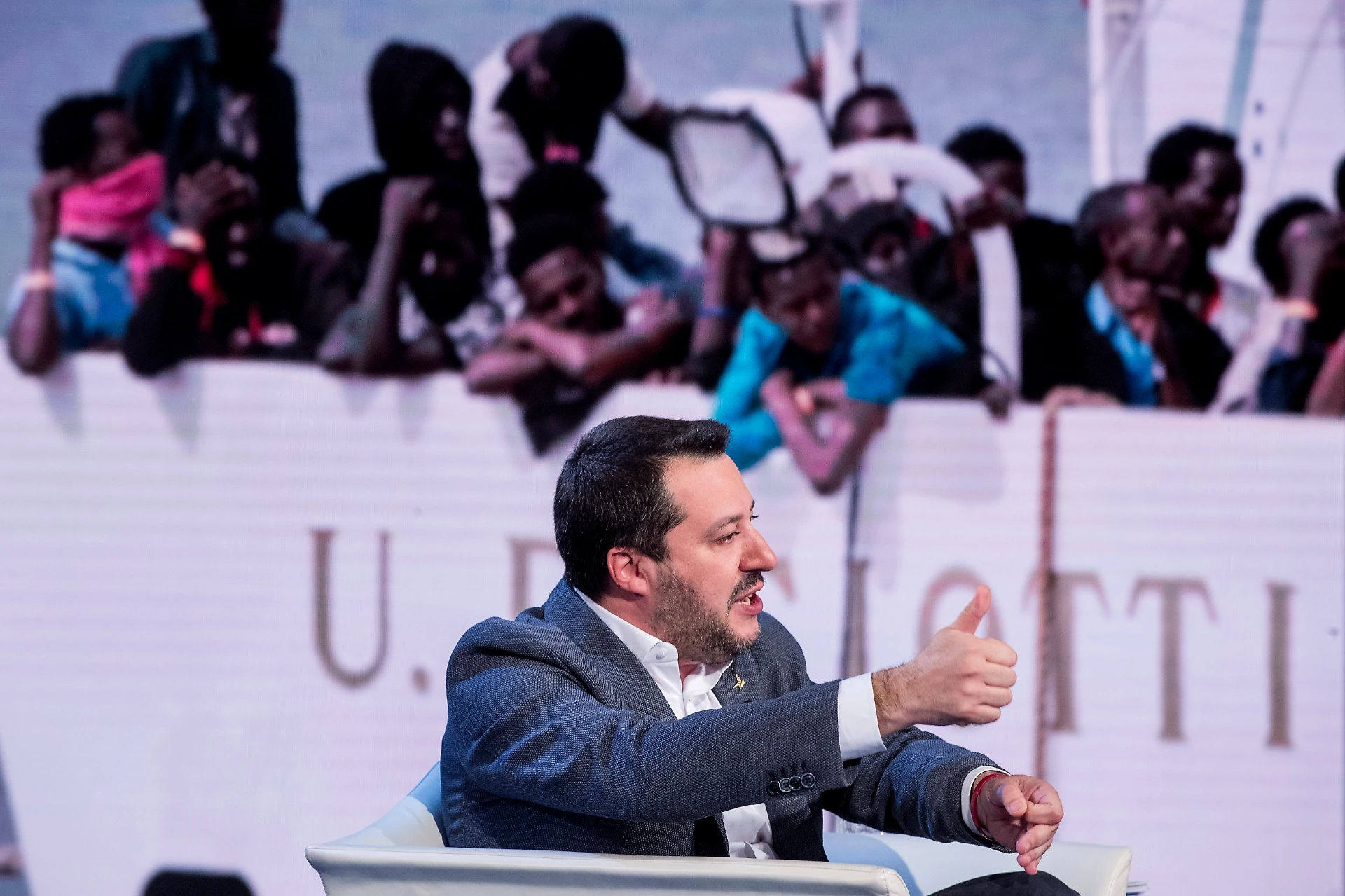 Matteo Salvini, i veri numeri sull'immigrazione: per la prima volta le espulsioni superano gli sbarchi