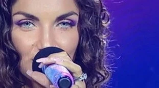 Elettra Lamborghini, "controllate l'ascella": l'ultima folle foto, fate molta attenzione...