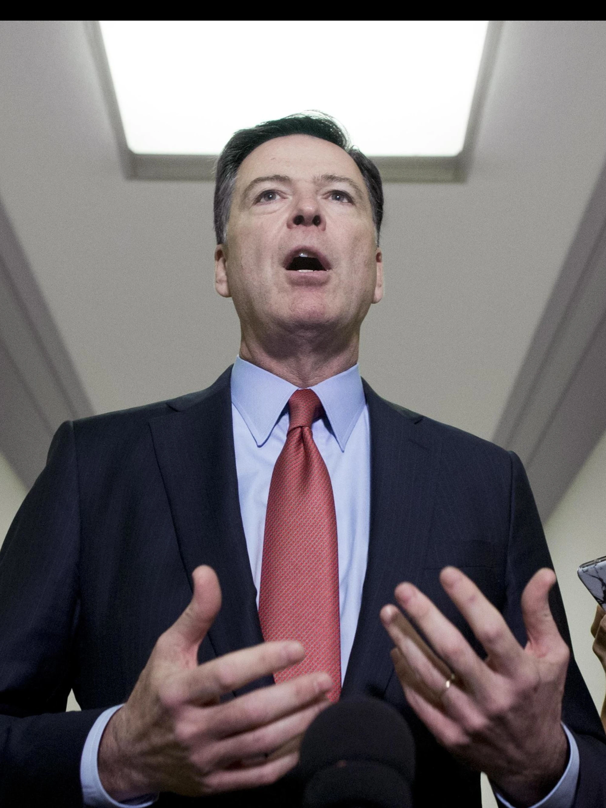 James Comey incriminato, Trump esulta: terremoto Usa