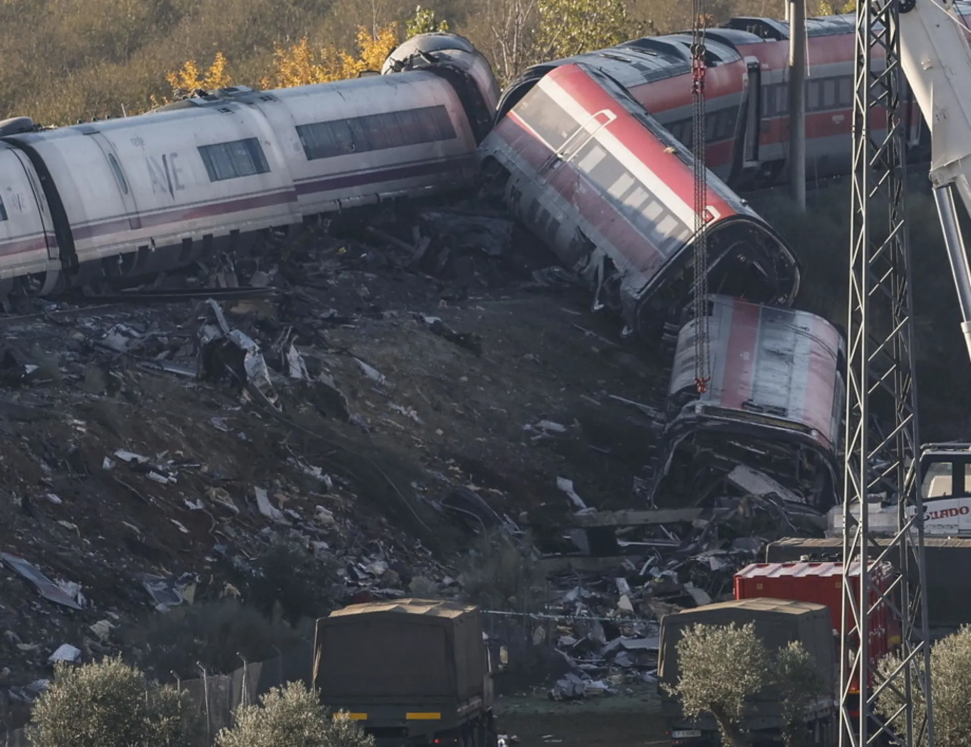 Leggi l'articolo: Strage del treno, tra i morti c'è un'ex ministra: Spagna sotto choc. Italiane disperse, è giallo