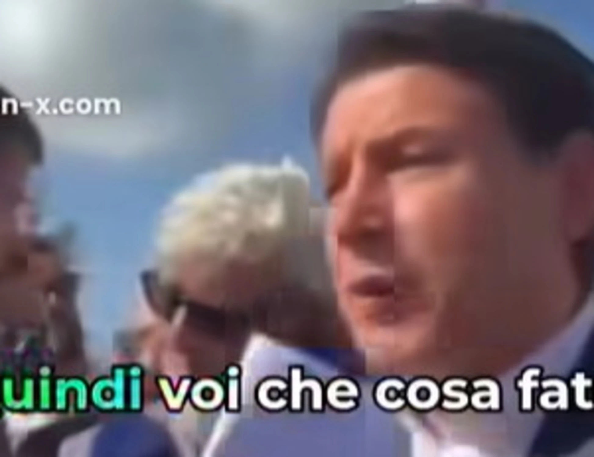 Giuseppe Conte balbetta e si ferma: "No, è il contrario...", il comizietto finisce male