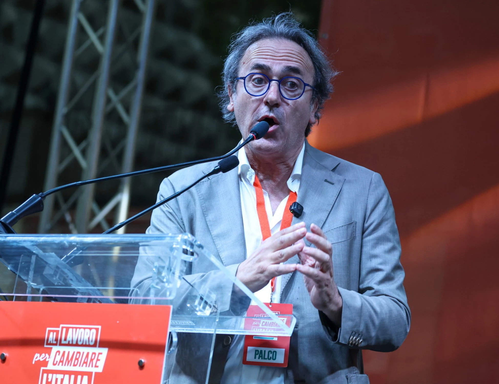 Angelo Bonelli, delirio sulla Nazionale: "La destra lasci stare il calcio"