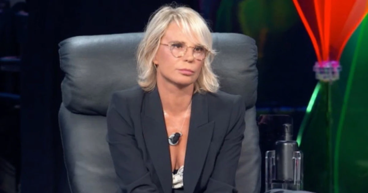 Maria De Filippi, blitz di Pier Silvio nei suoi studi: sorpresa commovente