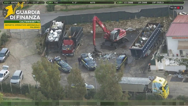 Traffico di rifiuti nel Nisseno: scattano 20 misure cautelari