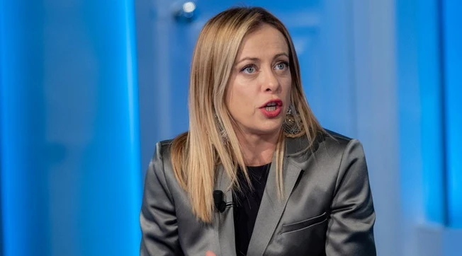 Giorgia Meloni umilia Enrico Letta: "Rilassati", l'ultima strampalata uscita del piddino