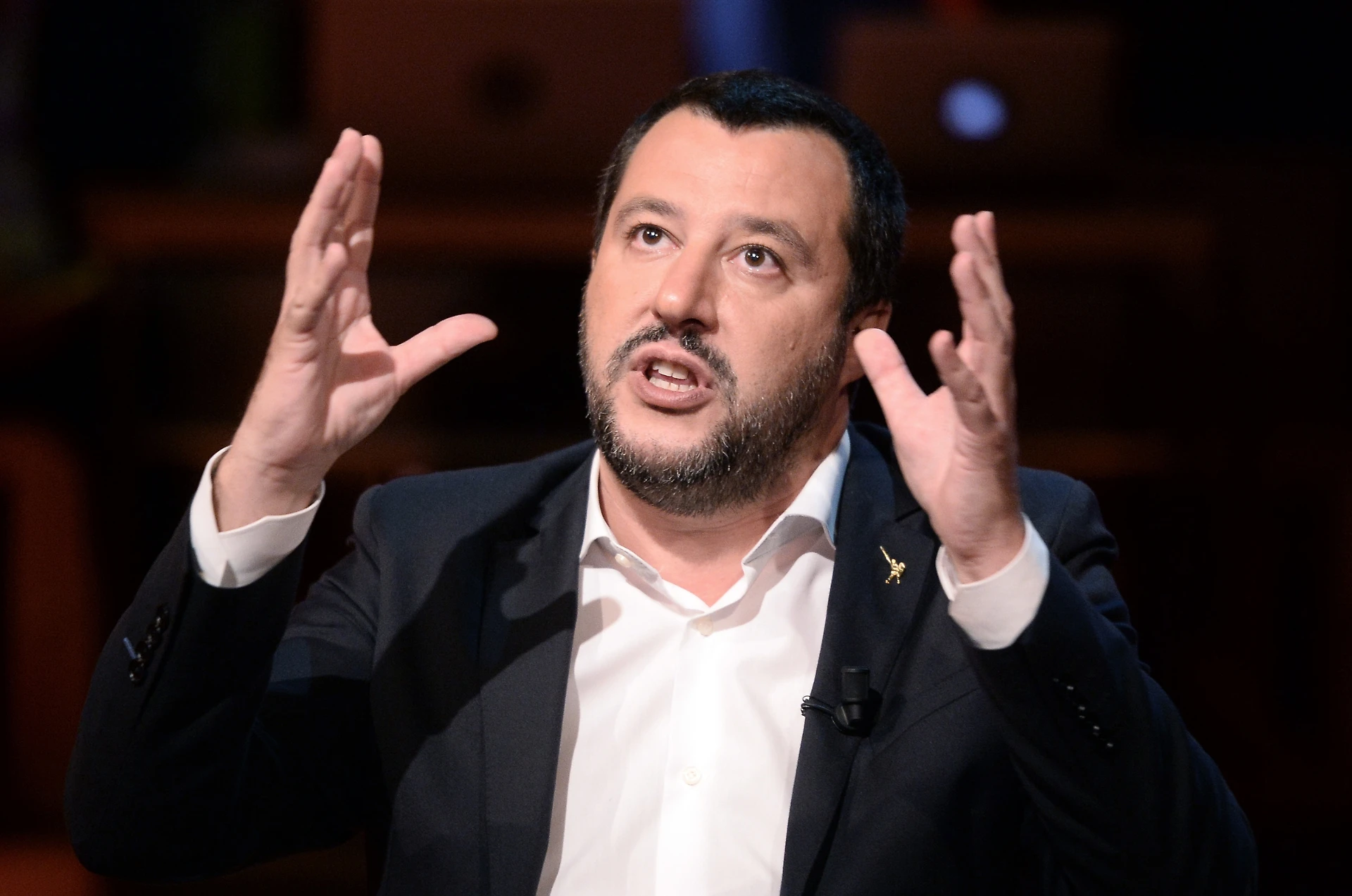 Matteo Salvini insultato da Jean Claude Juncker: "Macerie italiane". Reagisce: "Incredibile e inaccettabile"
